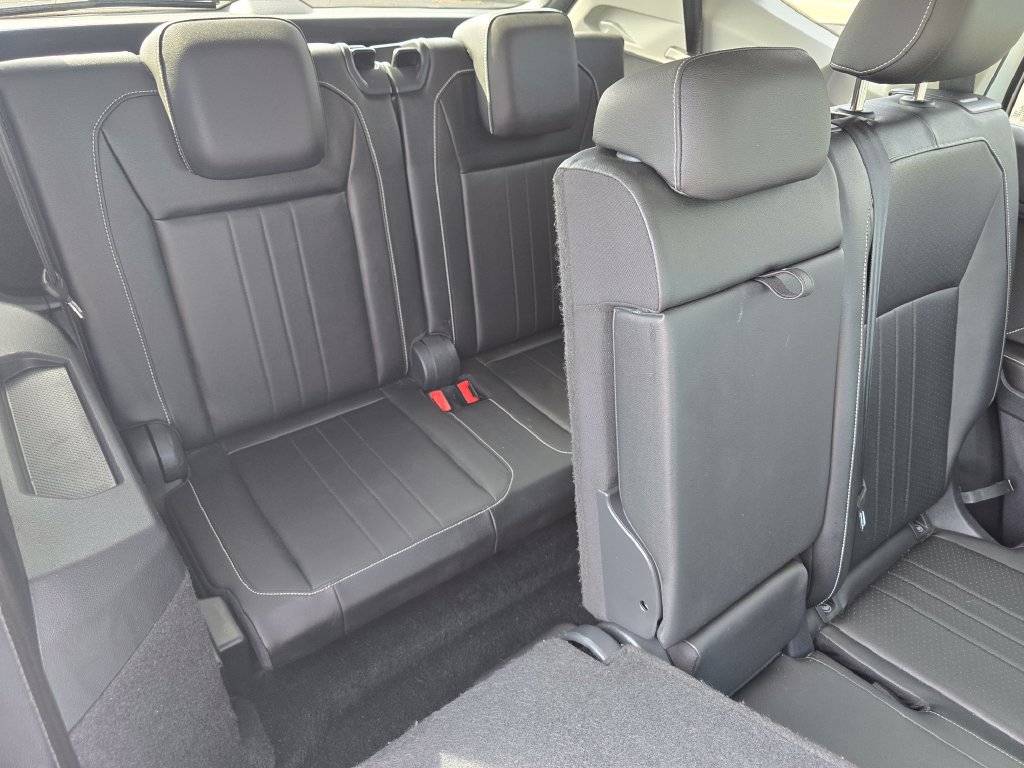 Used 2023 Volkswagen Tiguan SE w/ Panoramic Sunroof Package FWD image 20