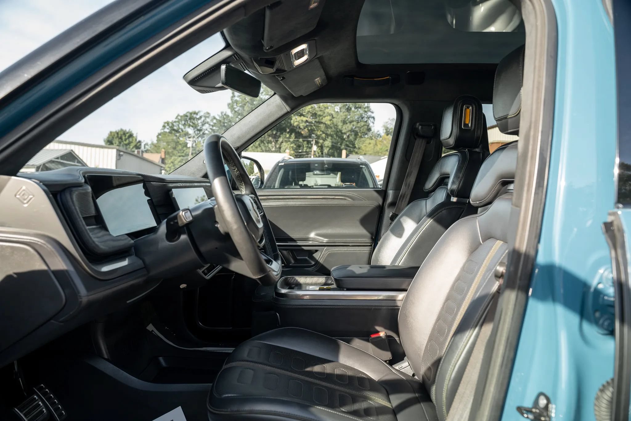 Used 2022 Rivian R1T Adventure AWD/4WD image 7