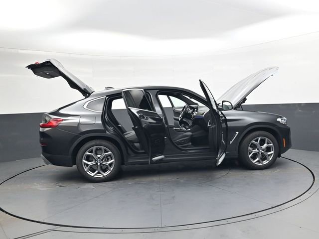 Used 2025 BMW X4 xDrive30i AWD/4WD image 44