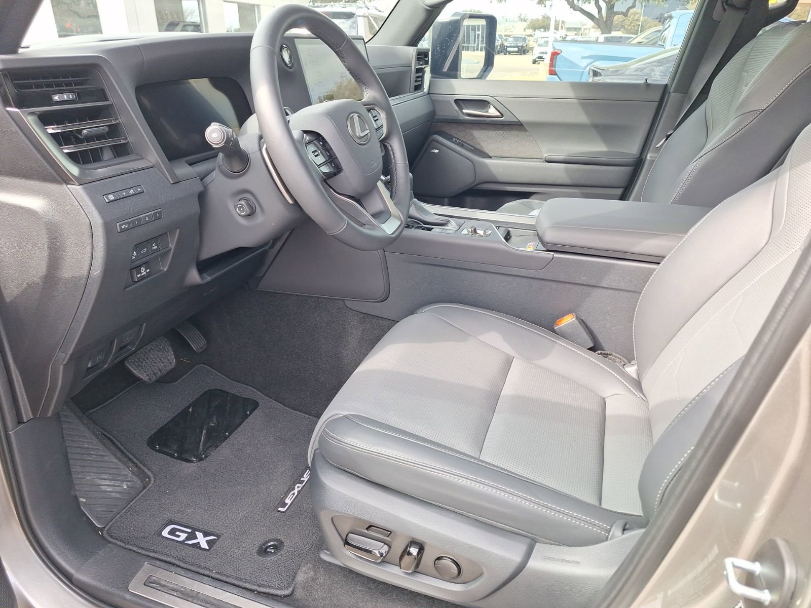 Used 2025 Lexus GX 550 image 14