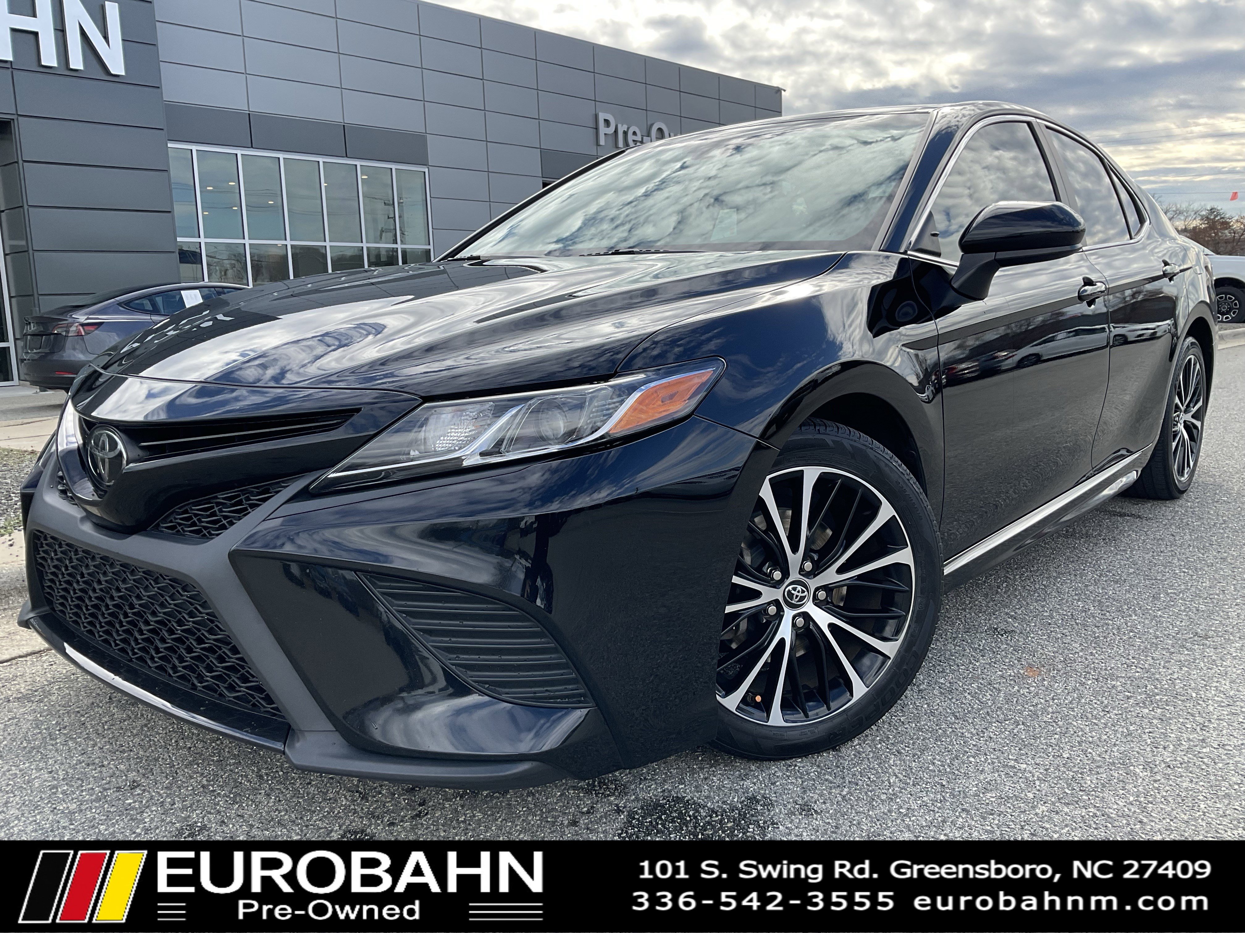 Used 2018 Toyota Camry L image 1