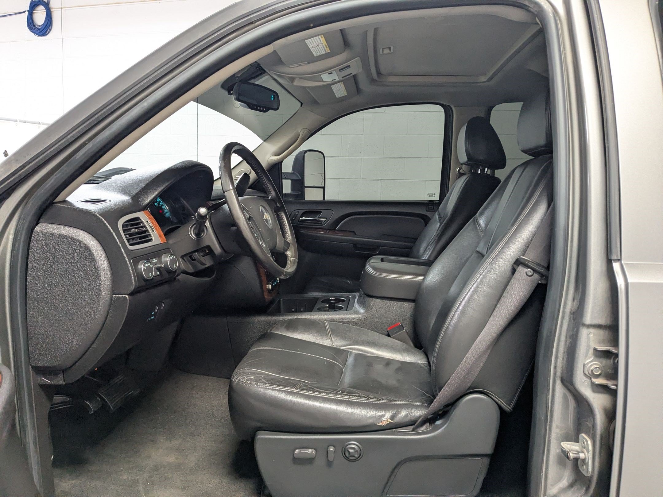 Used 2008 Chevrolet Silverado 2500 LTZ w/ Safety Package AWD/4WD image 19