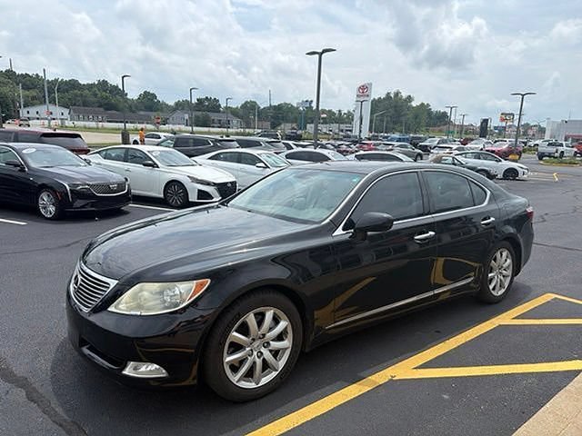Used 2008 Lexus LS 460 RWD image 2