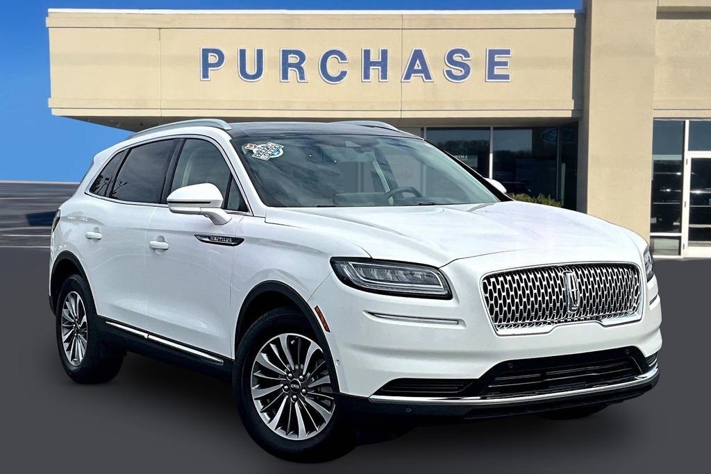 Used 2022 Lincoln Nautilus Reserve image 1