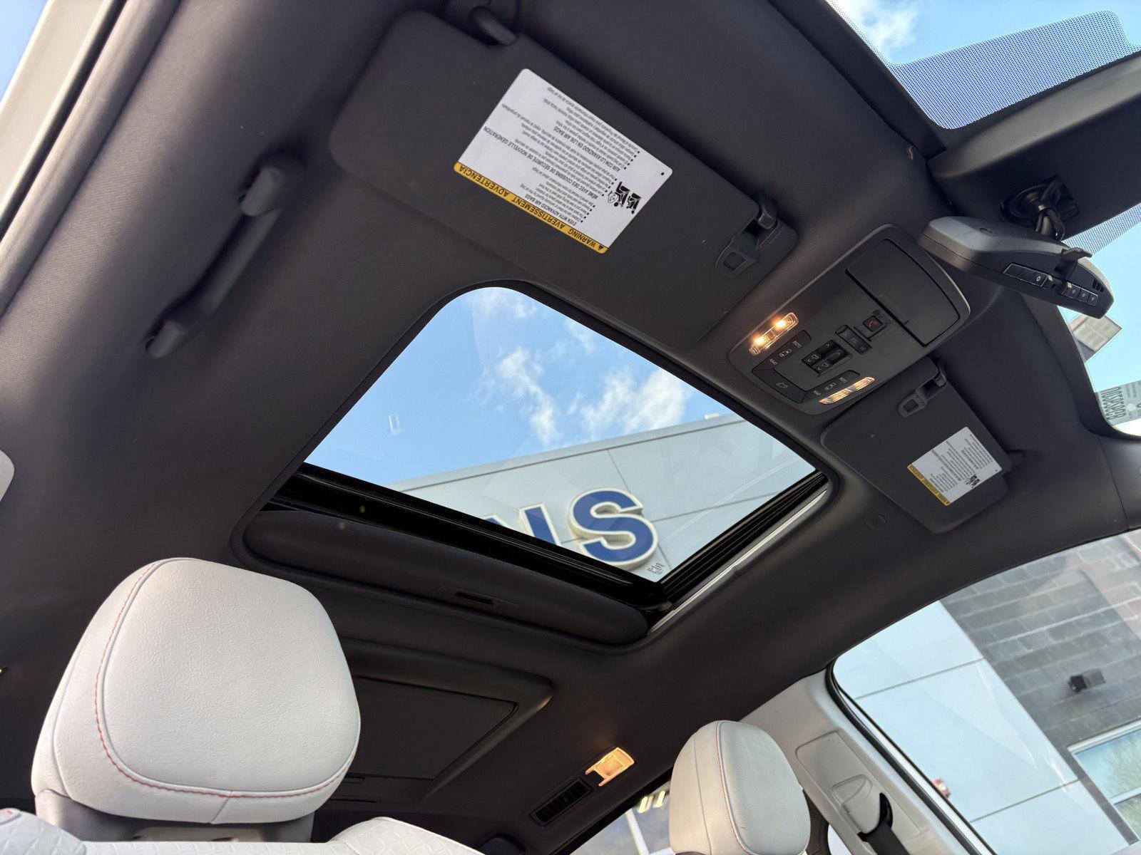 Used 2021 Toyota Sienna XSE image 22
