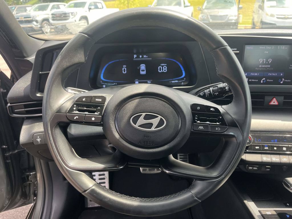Certified 2025 Hyundai Elantra Sport w/ Cargo Package FWD image 18