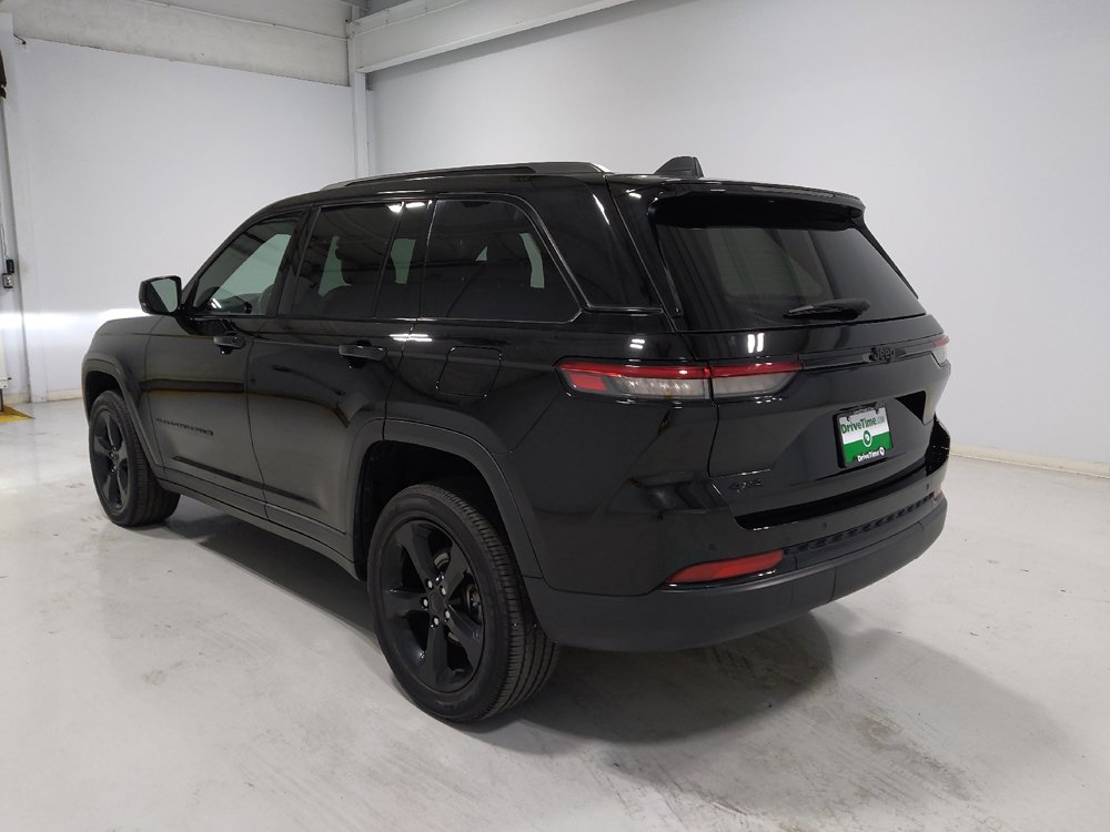 Used 2022 Jeep Grand Cherokee Altitude AWD/4WD image 5