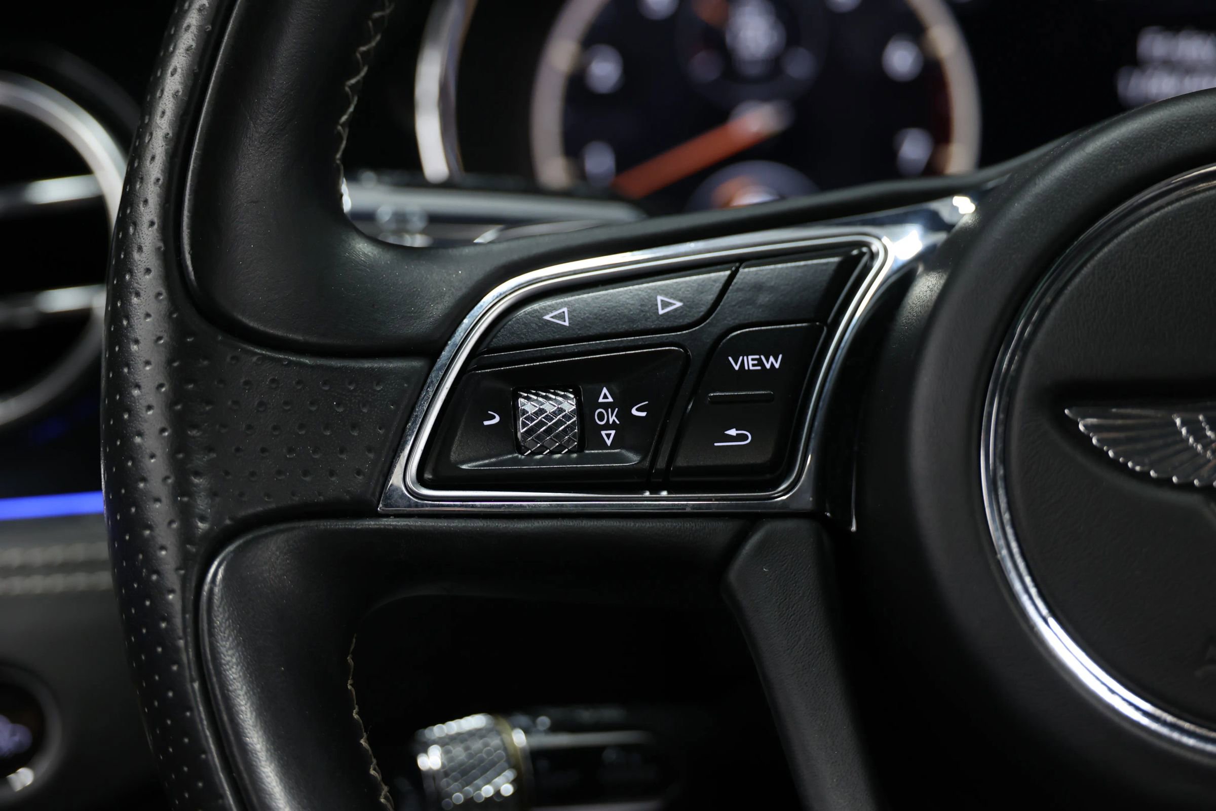 Used 2020 Bentley Flying Spur W12 image 27