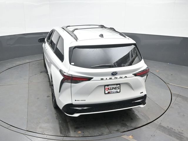 Used 2025 Toyota Sienna XSE image 19