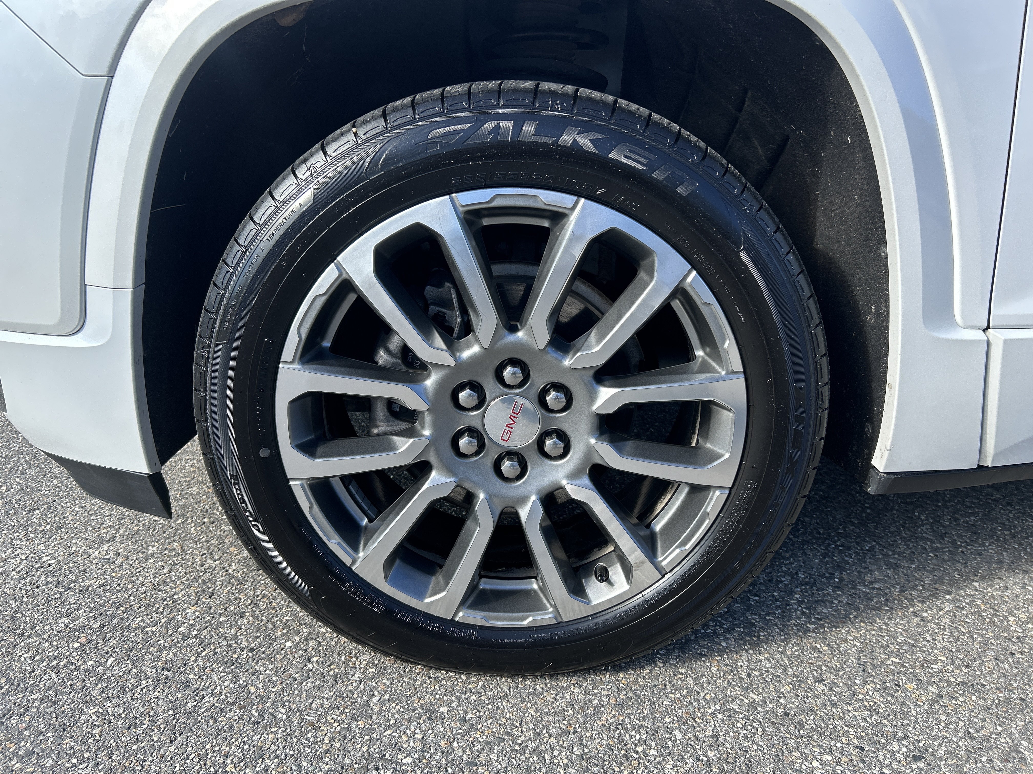 Used 2021 GMC Acadia Denali w/ LPO, Floor Liner Package AWD/4WD image 12