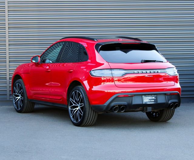 Certified 2025 Porsche Macan image 3