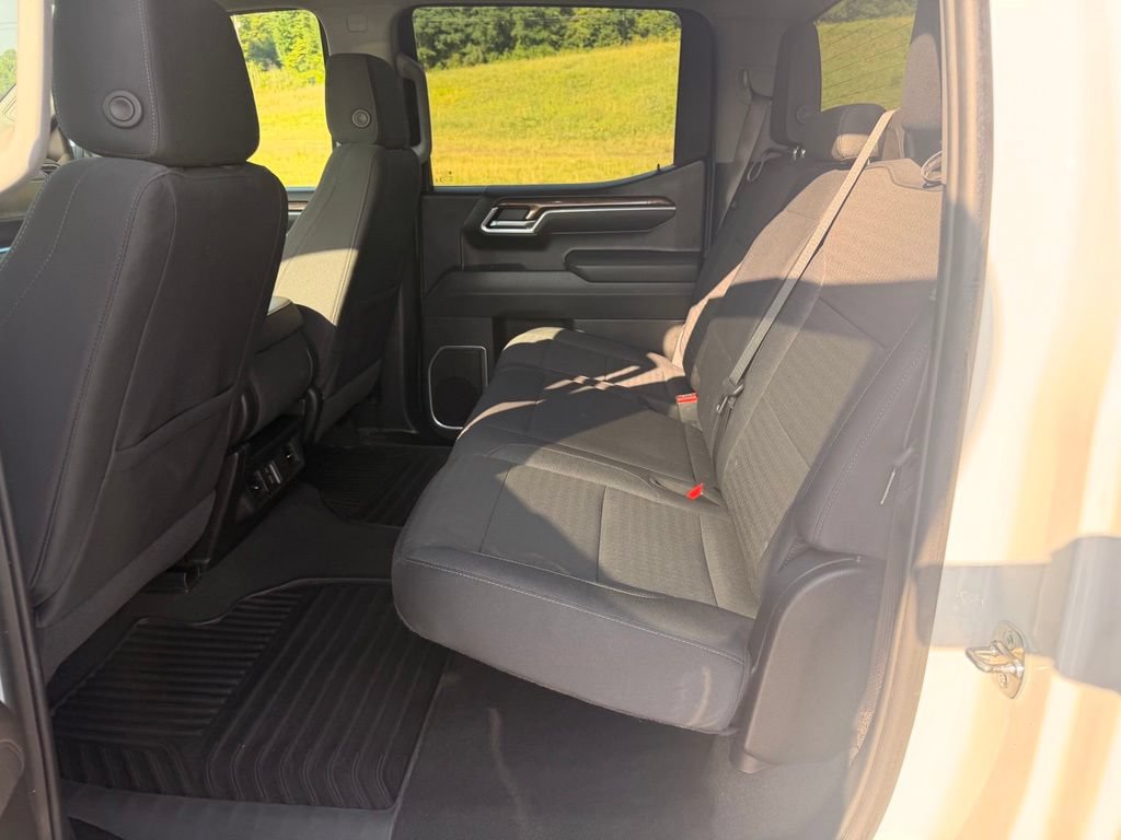Used 2025 Chevrolet Silverado 1500 LT AWD/4WD image 31