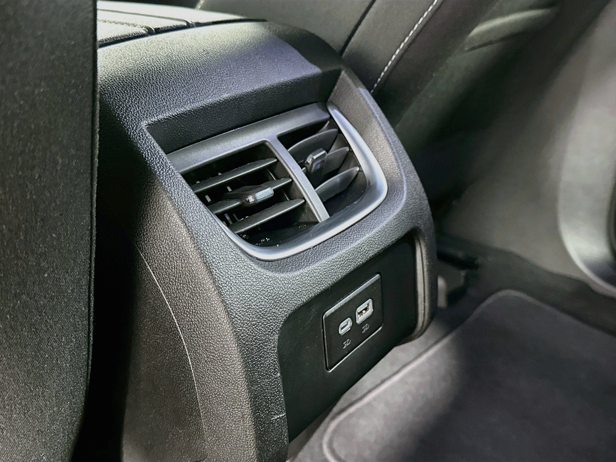Used 2026 Chevrolet Blazer LT FWD image 25