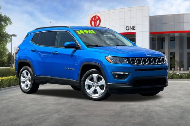 Used 2019 Jeep Compass Latitude w/ Popular Equipment Group FWD image 2