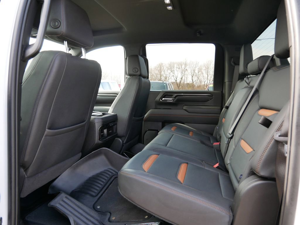Used 2025 GMC Sierra 2500 AT4 image 12