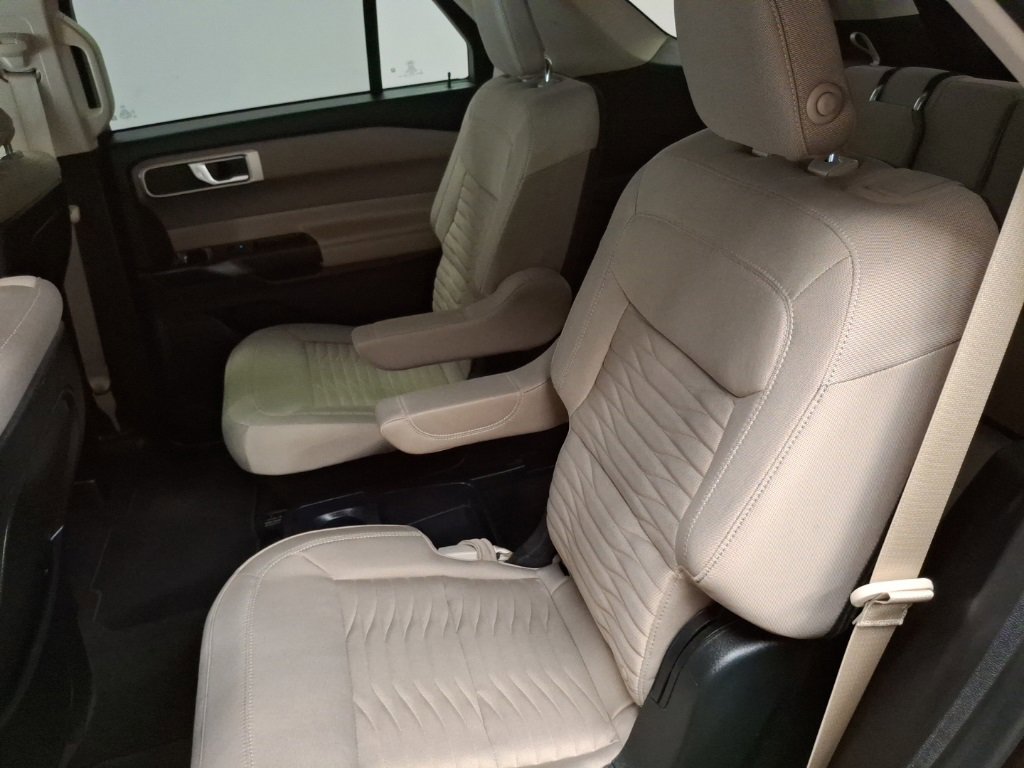 Used 2020 Ford Explorer XLT w/ Comfort Package image 13