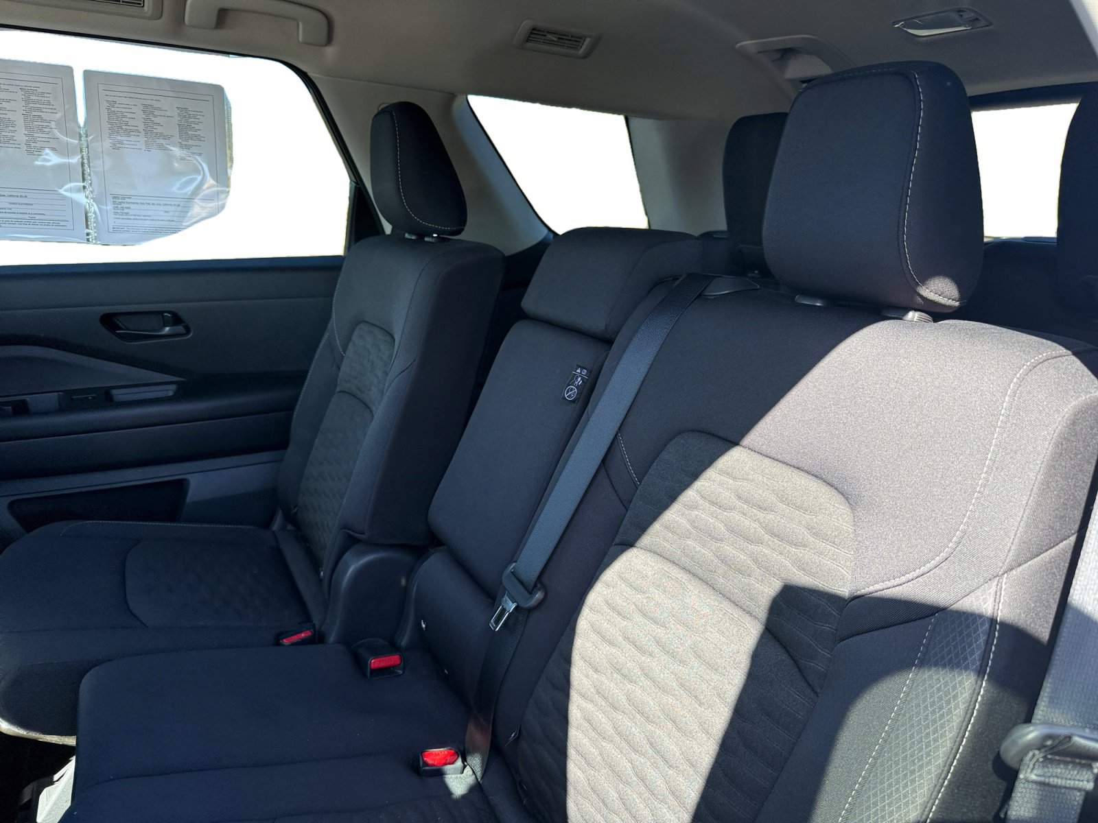 Used 2024 Nissan Pathfinder SV image 16