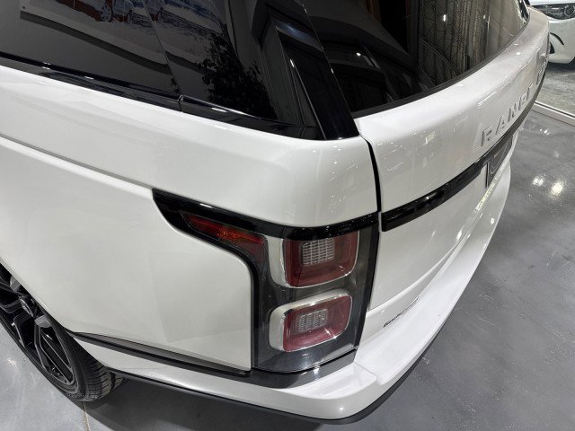Used 2018 Land Rover Range Rover image 29