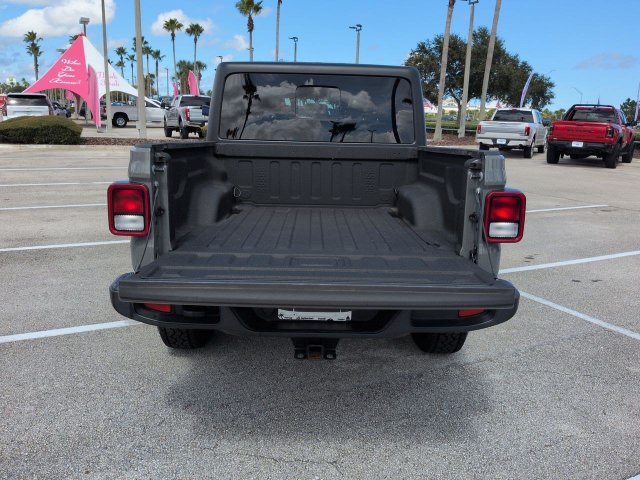 Used 2022 Jeep Gladiator Sport AWD/4WD image 13