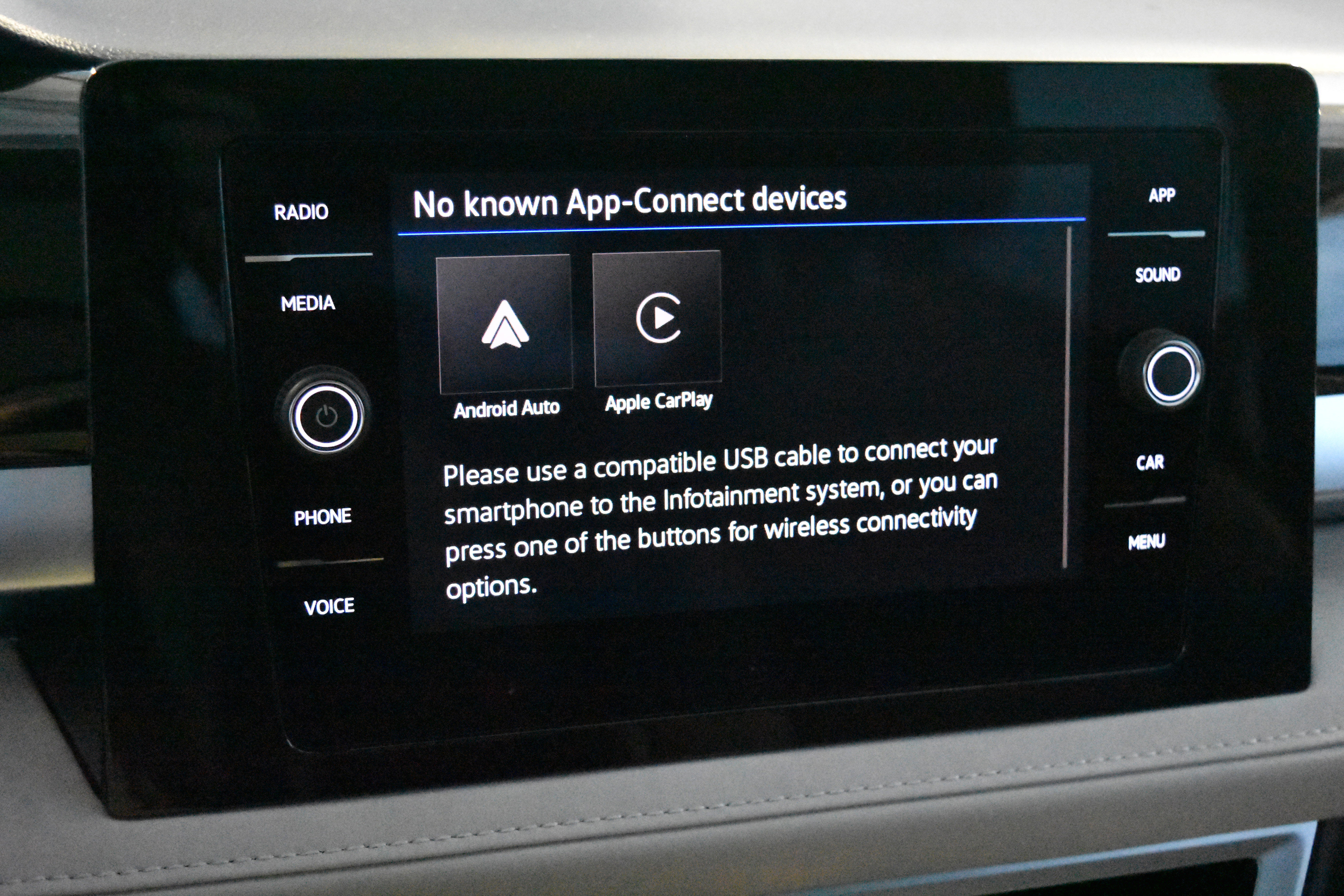 New 2025 Volkswagen Taos SE image 8