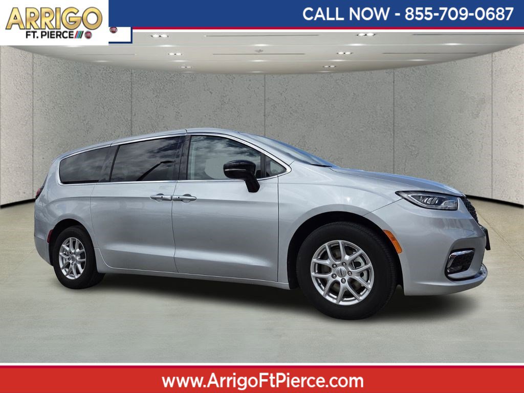 Used 2024 Chrysler Pacifica Touring-L FWD video 1