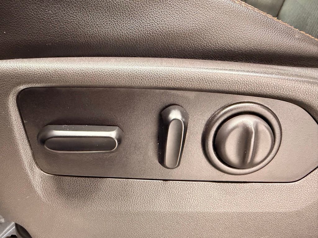 Used 2021 GMC Sierra 1500 AT4 w/ AT4 Premium Package AWD/4WD image 29