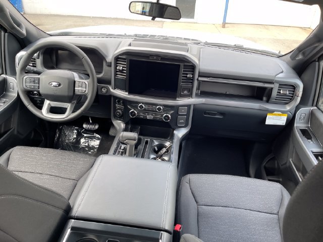 New 2026 Ford F150 XLT w/ XLT Black Appearance Package AWD/4WD image 32