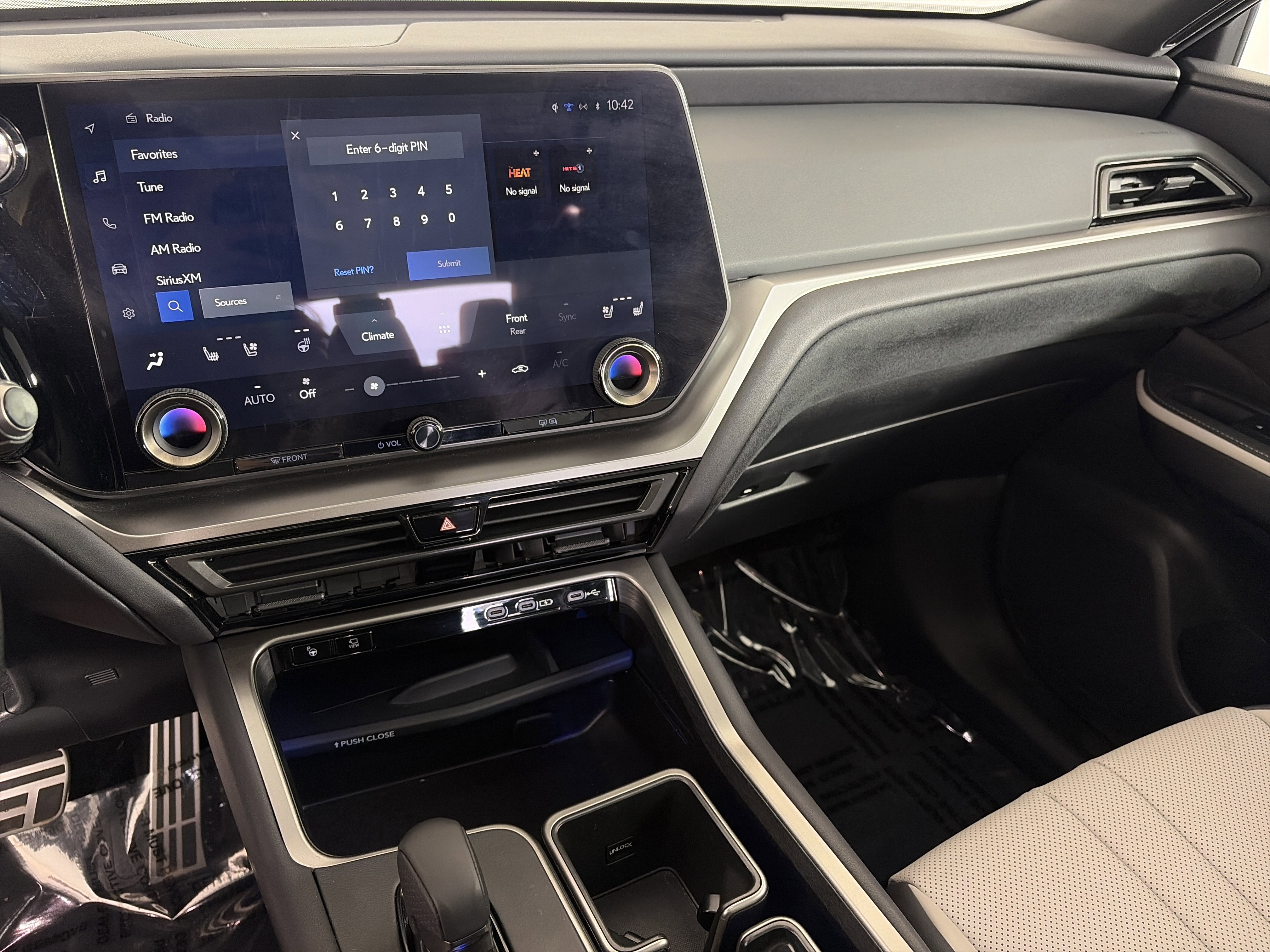 Used 2025 Lexus TX 350 AWD w/ Technology Package image 4