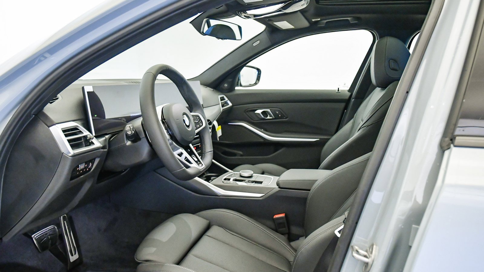 New 2026 BMW 330i Sedan w/ M Sport Package image 19