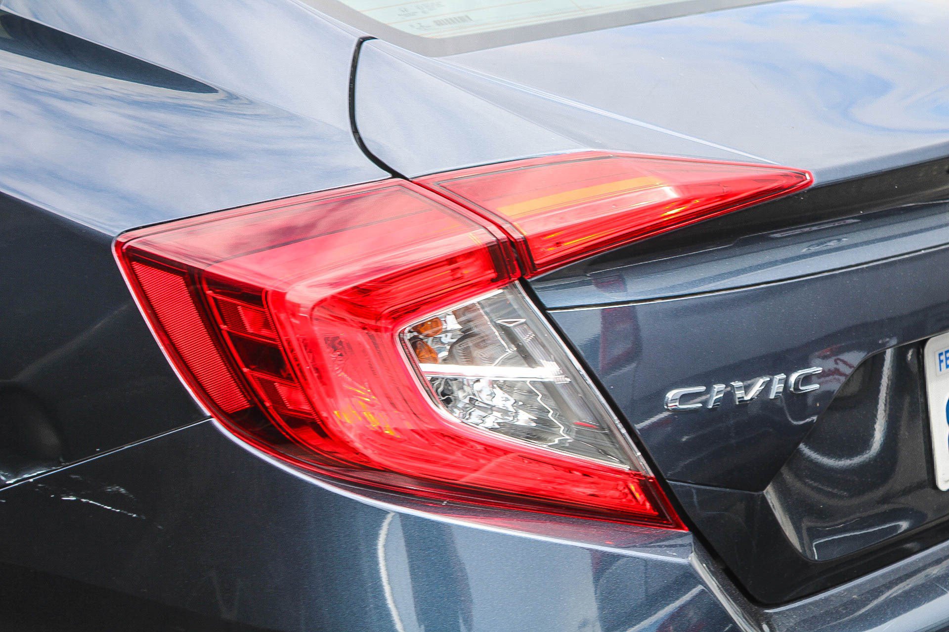 Used 2019 Honda Civic LX image 9