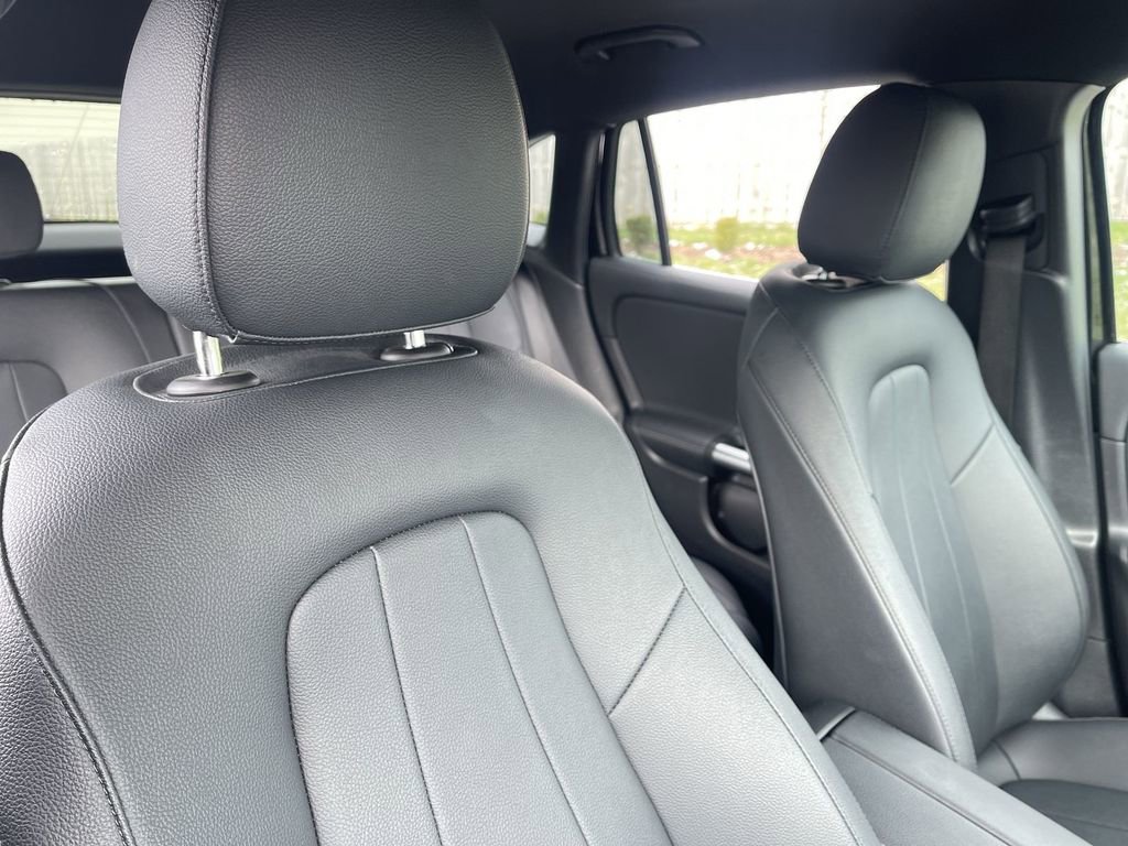 Used 2025 Mercedes-Benz GLA 250 image 37