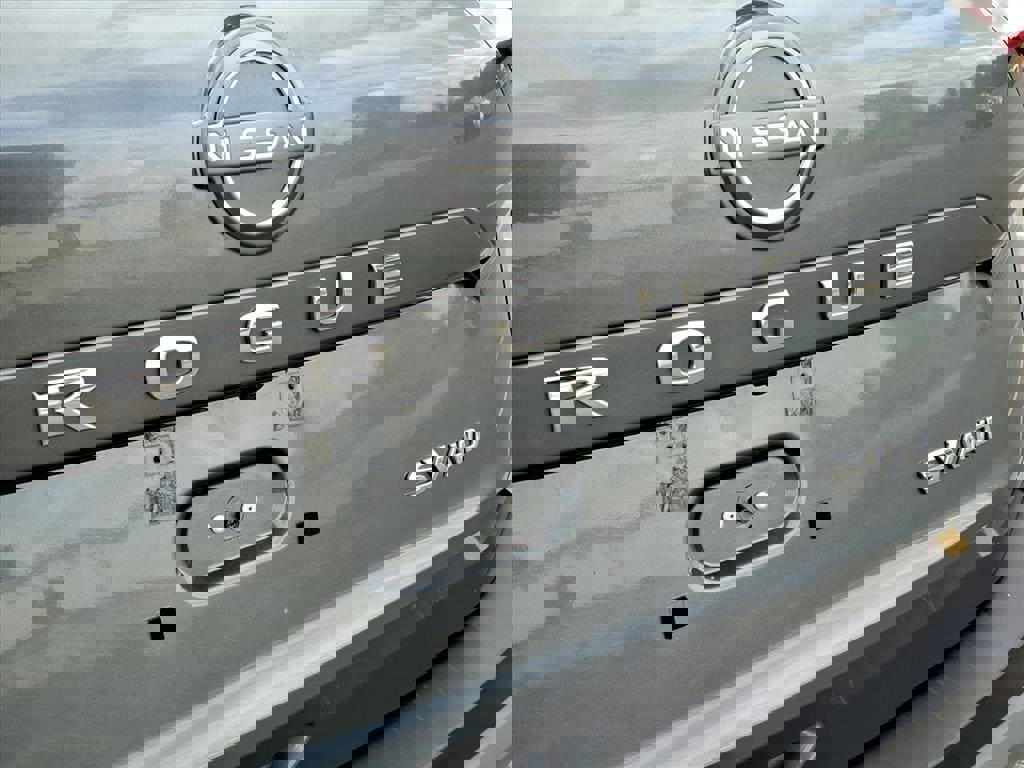 Used 2023 Nissan Rogue SV image 28