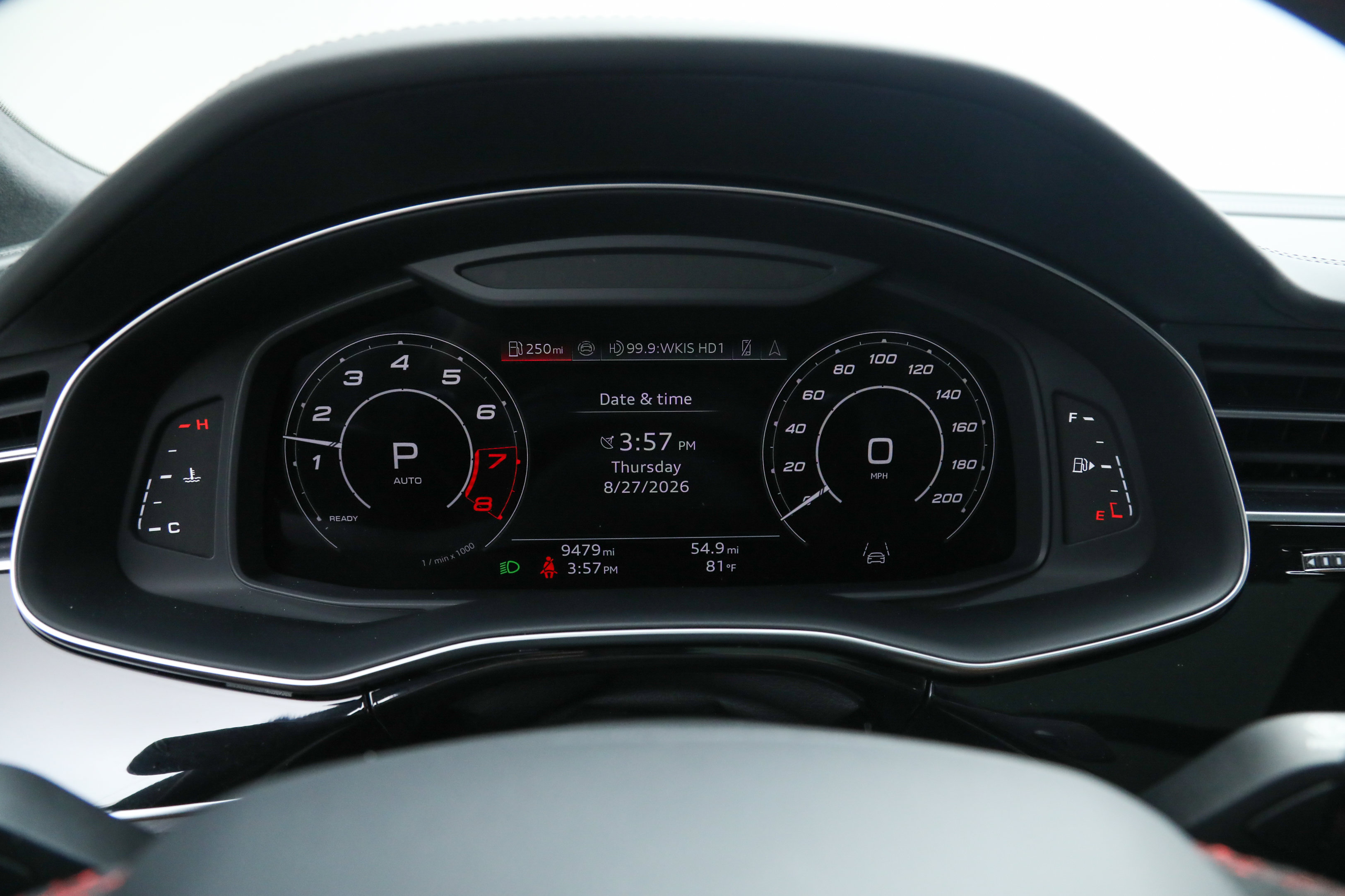 Used 2024 Audi RS Q8 AWD/4WD image 30