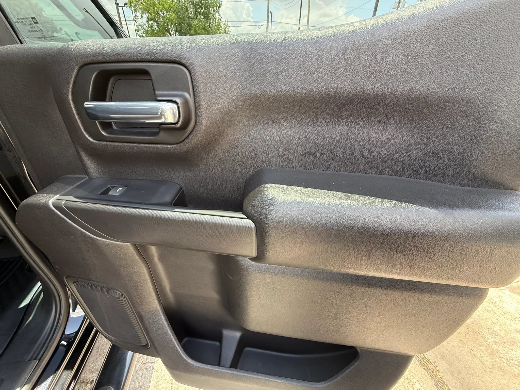 Used 2021 Chevrolet Silverado 1500 LT RWD image 24