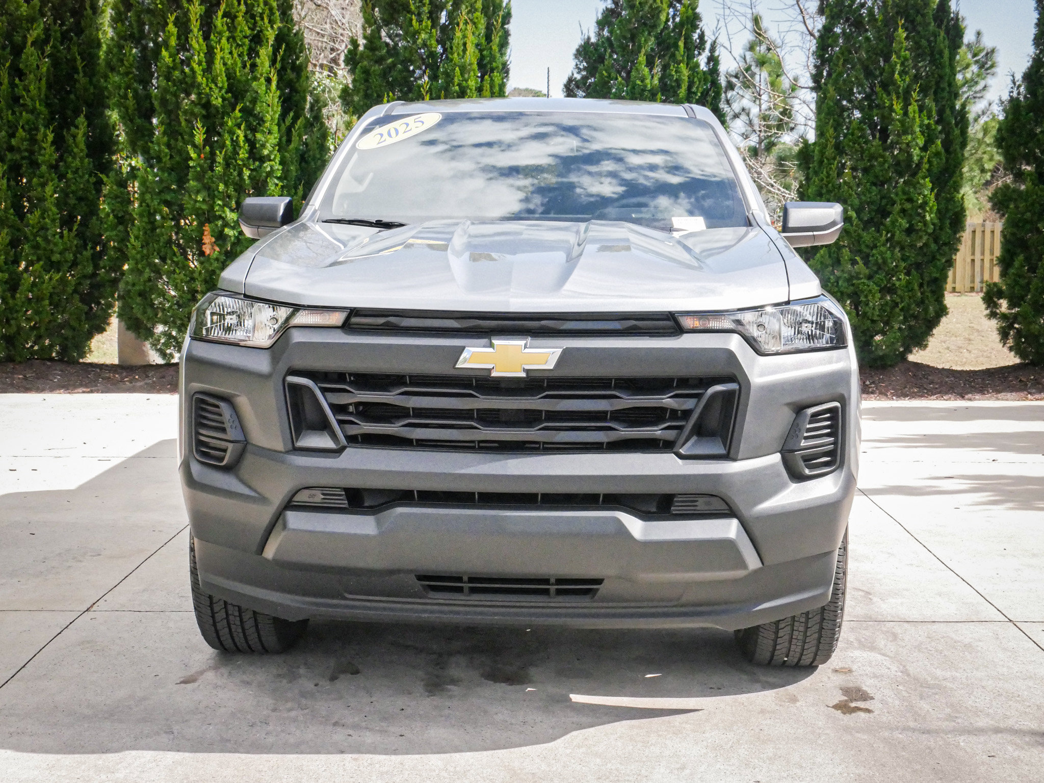 Used 2025 Chevrolet Colorado W/T w/ WT Custom Package image 3