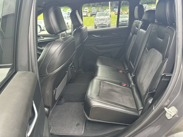 Used 2024 Jeep Grand Cherokee Altitude AWD/4WD image 25