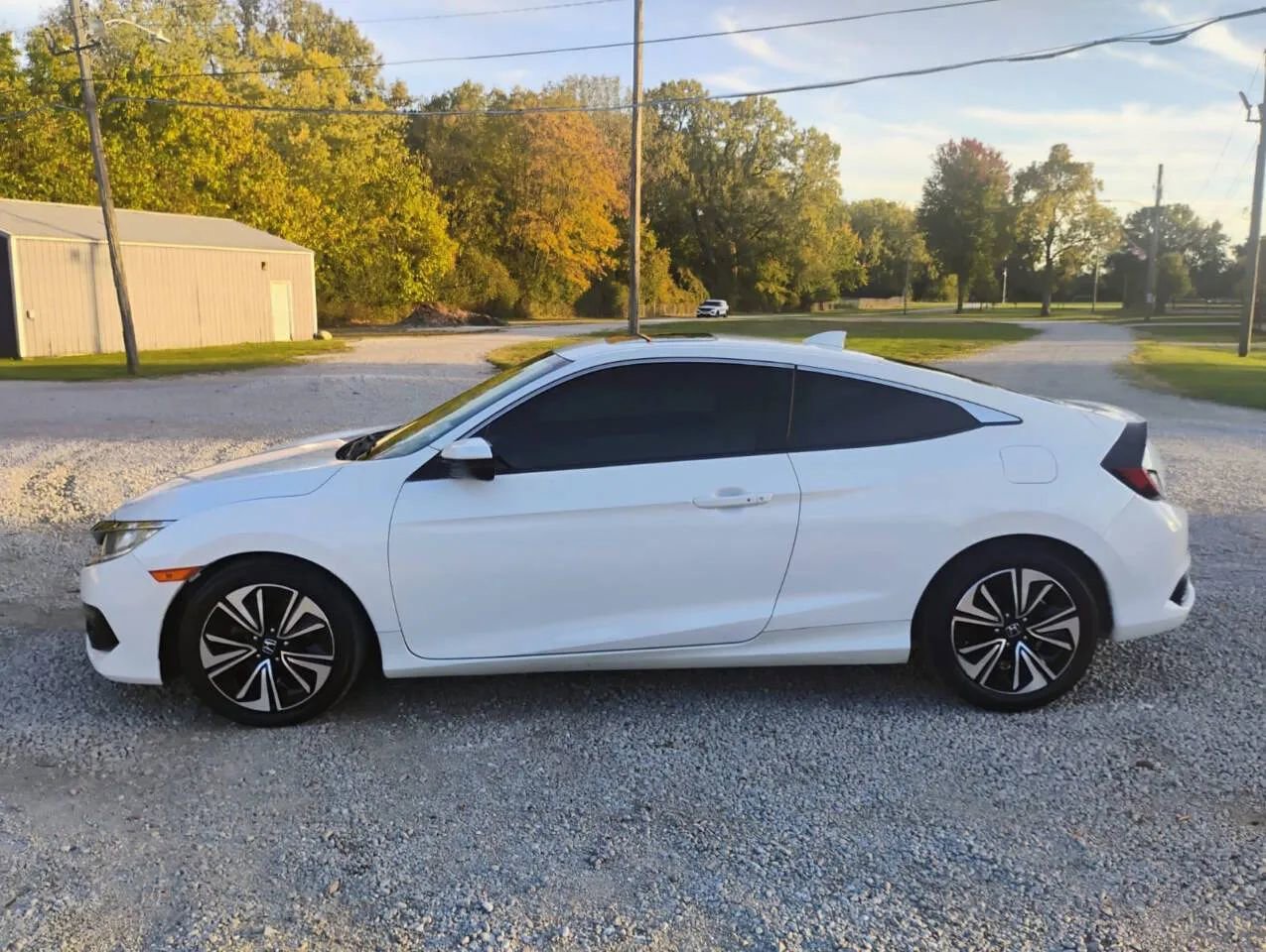Used 2018 Honda Civic EX-T image 11