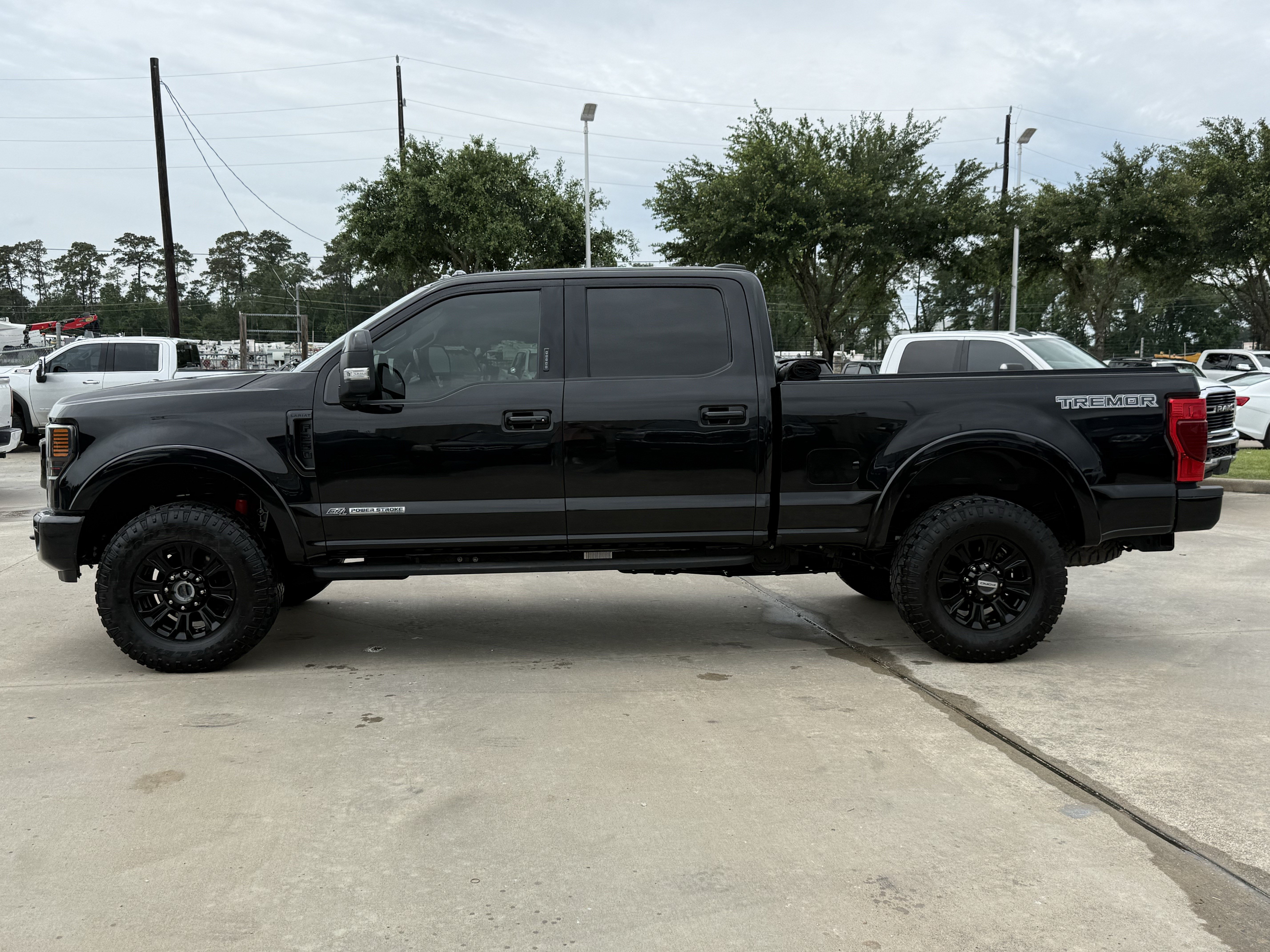 Used 2022 Ford F250 Lariat w/ Tremor Off-Road Package AWD/4WD image 8