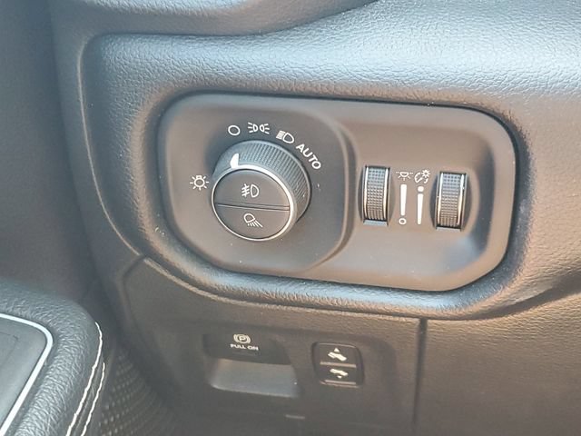 Used 2022 RAM 1500 Laramie AWD/4WD image 19