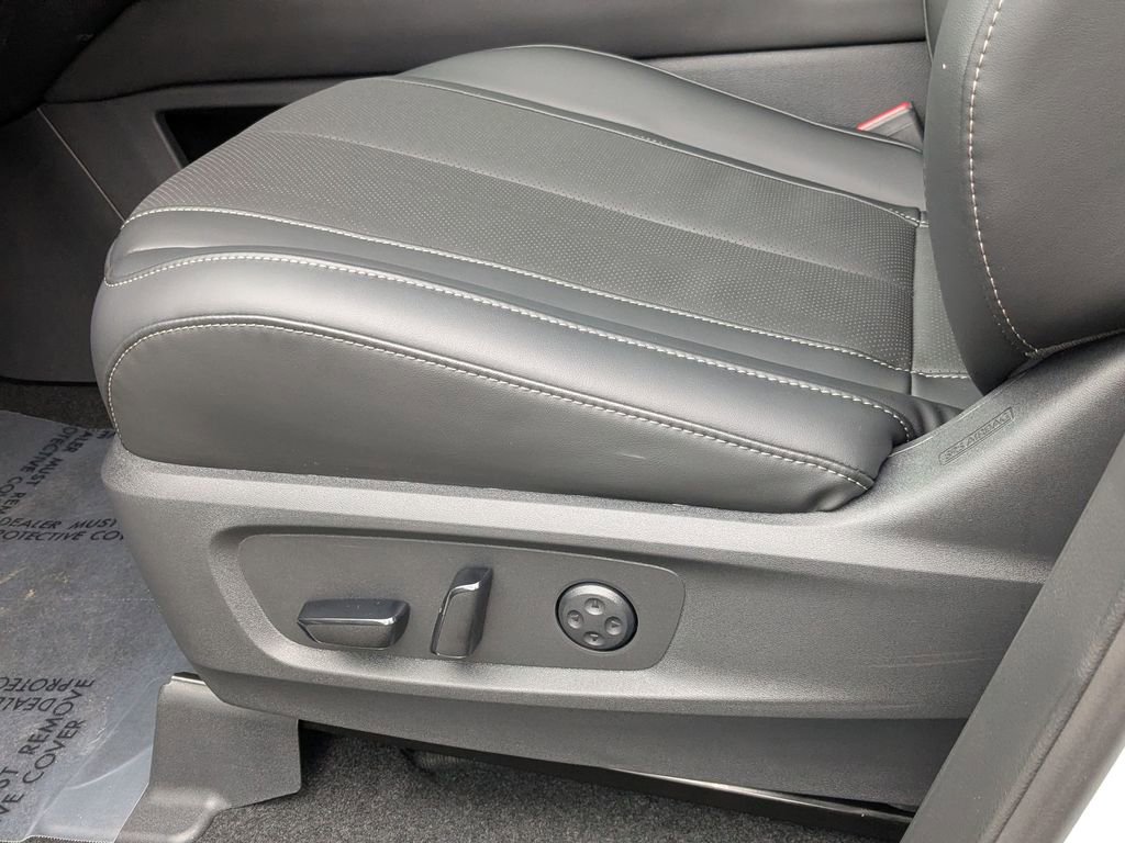 New 2026 INFINITI QX60 Luxe image 13