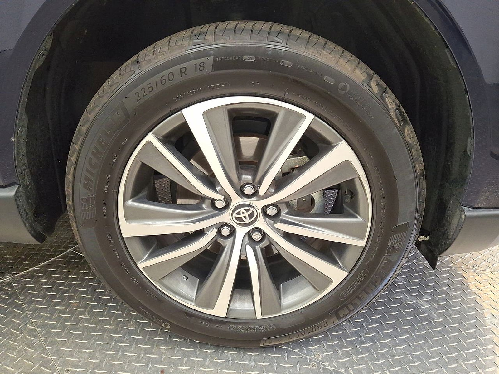 Certified 2022 Toyota Venza LE AWD/4WD image 27