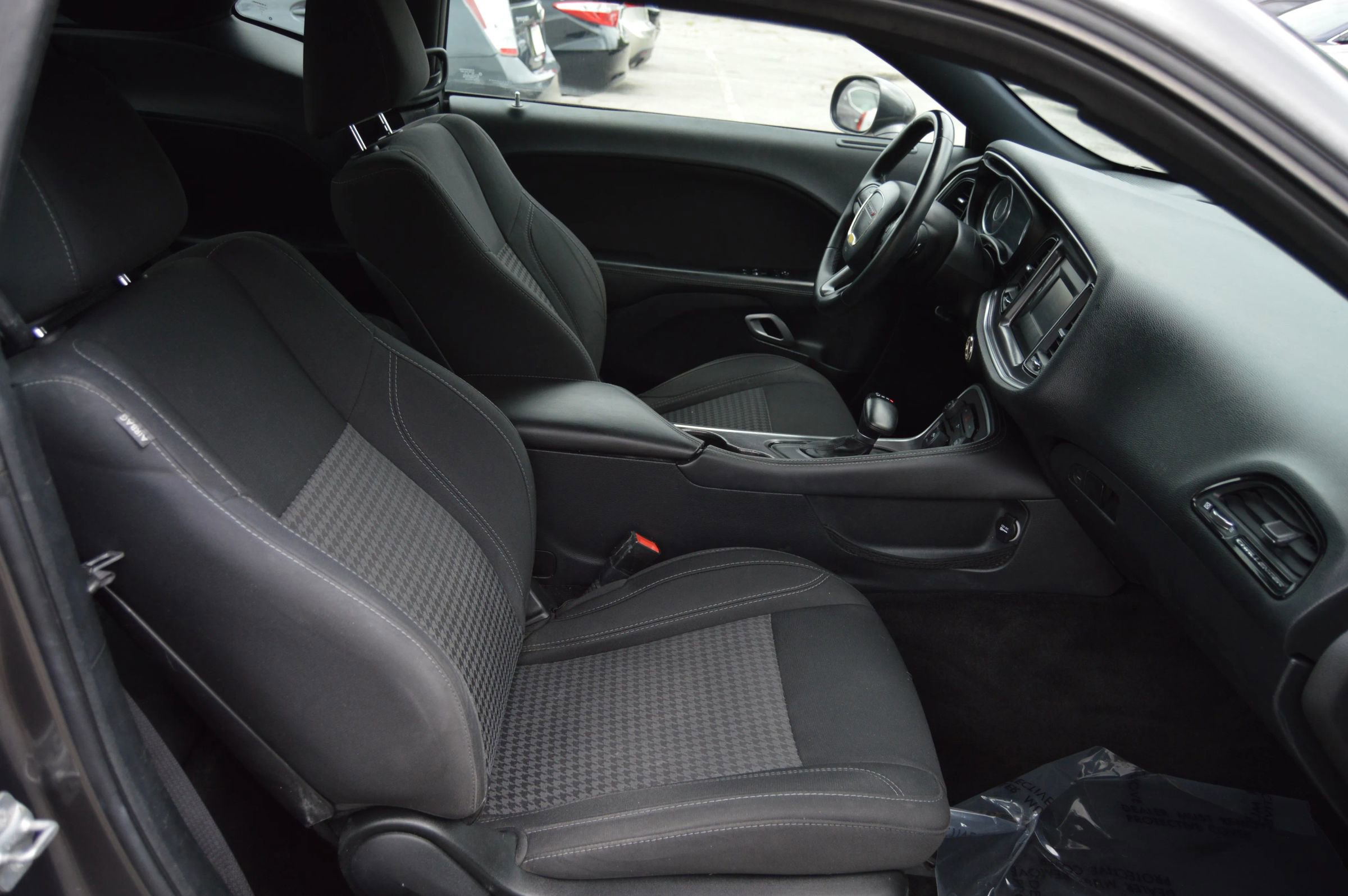 Used 2015 Dodge Challenger SXT image 16