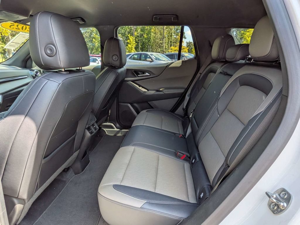 Used 2025 Chevrolet Equinox LT w/ Convenience Package II FWD image 15