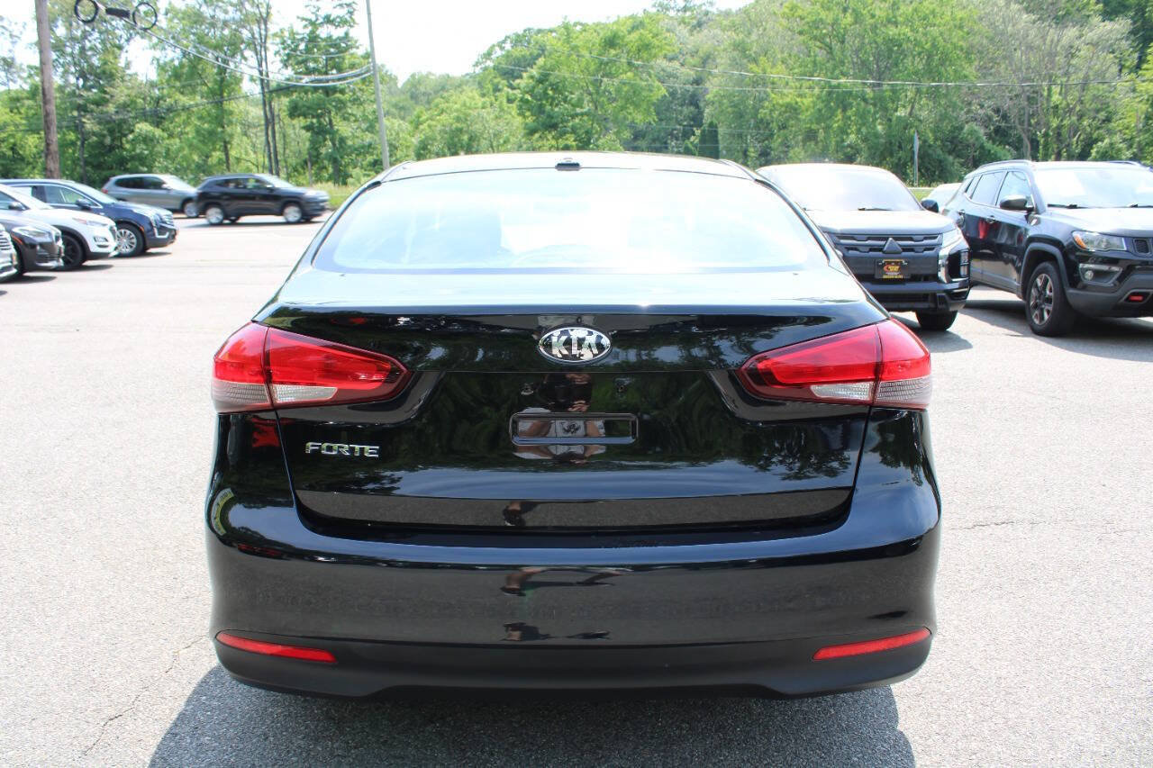 Used 2017 Kia Forte LX FWD image 9