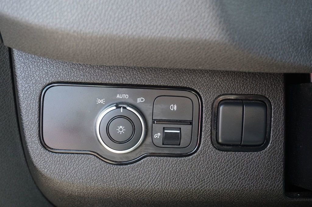Used 2022 Mercedes-Benz Sprinter 1500 image 25