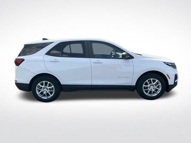 Used 2023 Chevrolet Equinox LS w/ LS Convenience Package FWD image 16