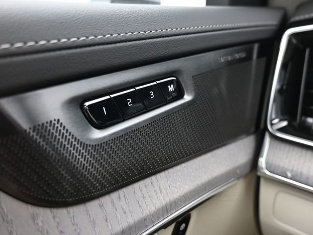 New 2026 Volvo XC90 B6 Ultra w/ Protection Package image 29