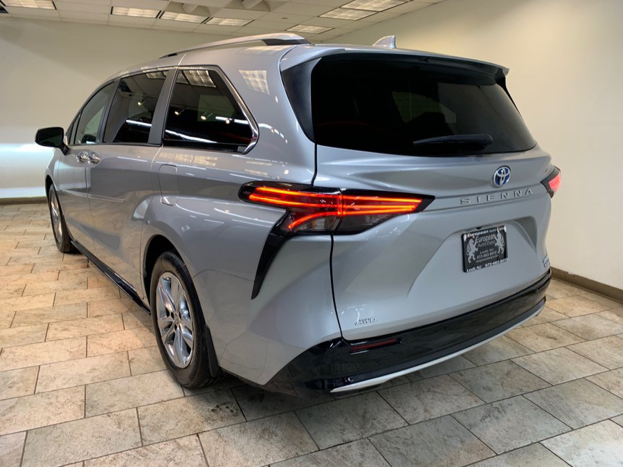 Used 2023 Toyota Sienna Limited w/ Protection Package (TMS) AWD/4WD image 6