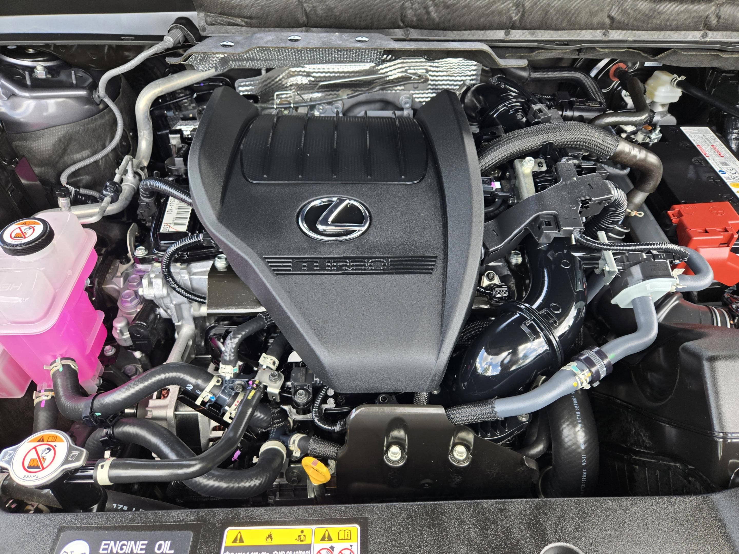 Used 2025 Lexus RX 350 Premium Plus w/ Accessory Package (Z1) FWD image 32