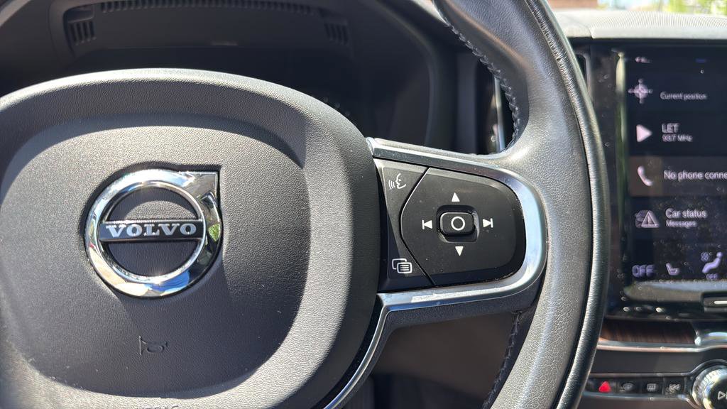 Used 2021 Volvo XC60 T6 Momentum w/ Premium Package AWD/4WD image 23